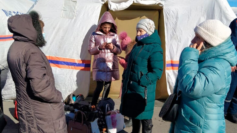 Почти 2800 эвакуированных из Донбасса получили по 10 тысяч рублей от российских властей