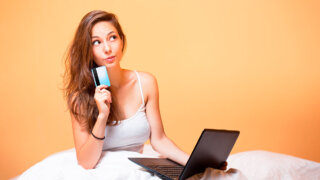 Перед Днем всех влюбленных россиян предупредили о мошенниках в интернете