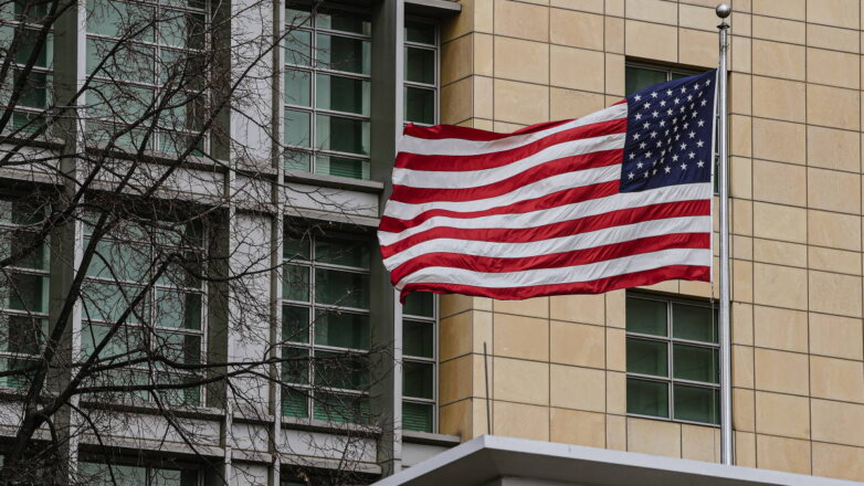 США хотят сохранить дееспособность посольства в России