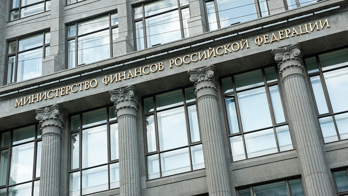 Минфин РФ выплатил в рублях купон по евробондам с погашением в 2027 и 2032 году