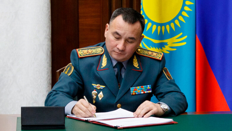 В Казахстане задержали бывшего главу Минобороны Бектанова