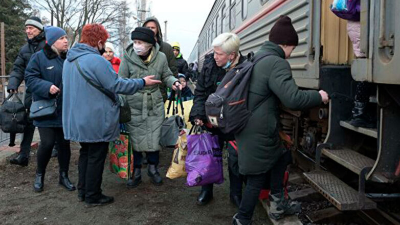 Еще шесть поездов с беженцами из Донбасса отправятся в регионы РФ