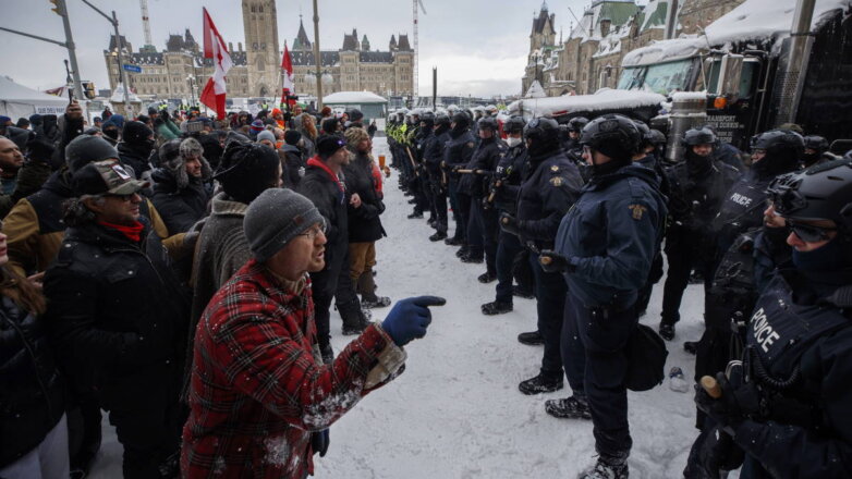 В Оттаве полиция задержала почти 200 участников протестных акций