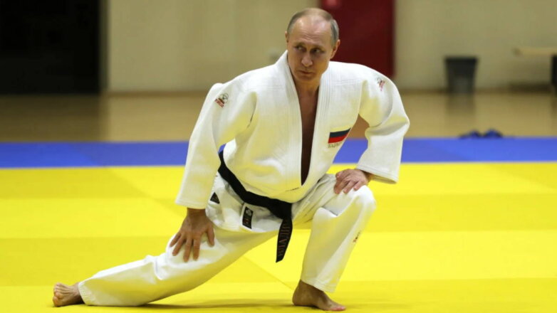 Путина лишили черного пояса по тхэквондо
