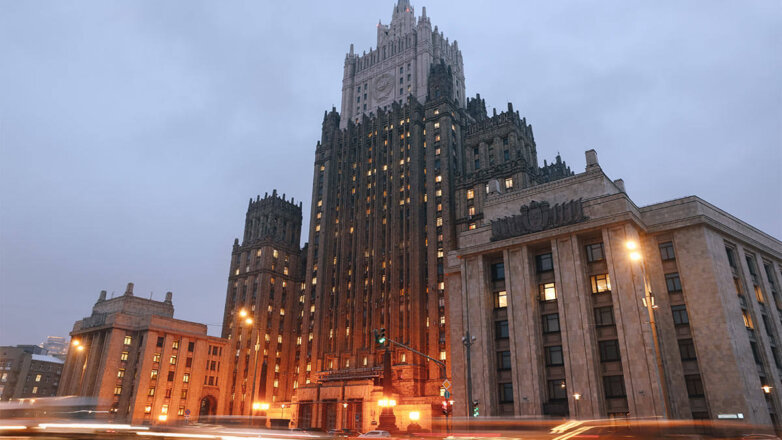 В МИД РФ заявили, что односторонние санкции против Москвы обернутся глобальной рецессией