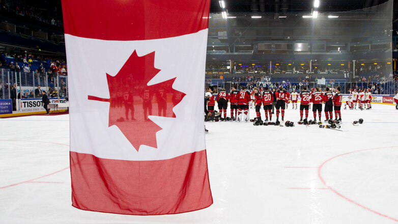 Хоккеистки из Канады отказались выходить на матч Олимпиады против России