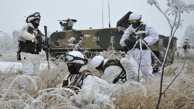 На учениях на юге России военные применят ракетные комплексы и бронетехнику