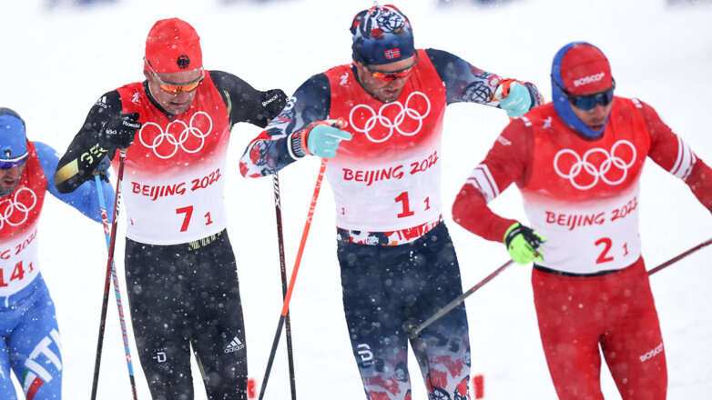 Российские лыжники лидируют после первого этапа в эстафете на Олимпиаде-2022