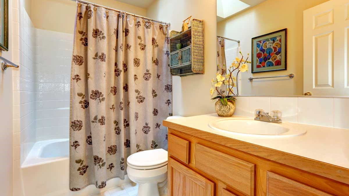Уютный и расслабляющий: 5 приемов создания интерьера ванной комнаты