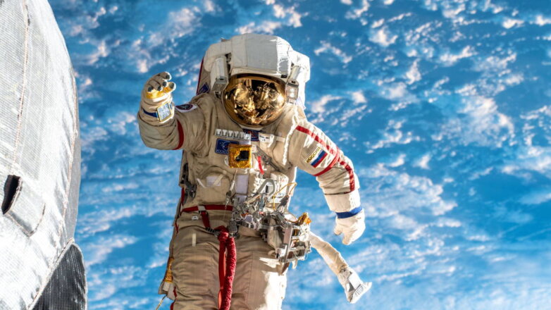 Российские космонавты поставили рекорд по выходам в открытый космос за год