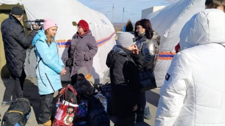Сотня беженцев из Донбасса получила выплаты от российских властей