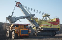 "Кузбассразрезуголь" запустил в работу экскаватор-"тройку"