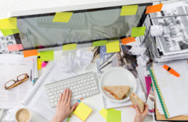 Как правильно украсить рабочий стол: 5 неудачных идей и чем их заменить