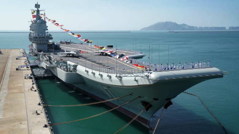 Флоты США и Китая соревнуются у берегов Тайваня