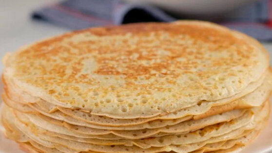 Тонкие и ажурные: как приготовить блины с дырочками