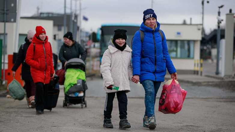 За сутки более 5000 беженцев из Донбасса пересекли российскую границу