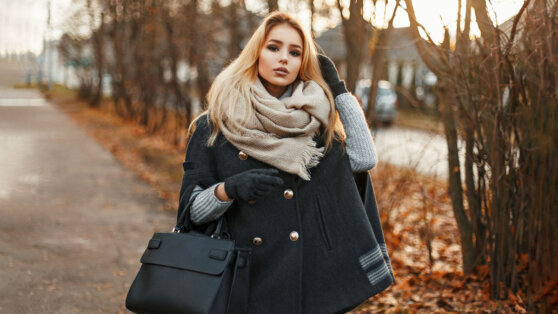 Немодно и безвкусно: 5 устаревших пальто, от которых пора отказаться