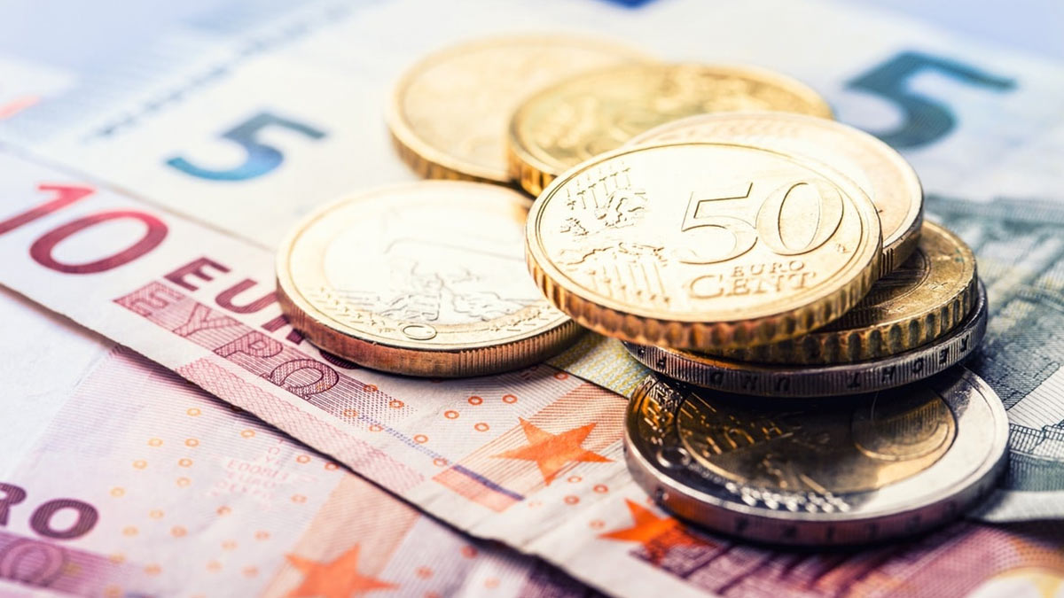 Официальный курс евро на четверг вырос