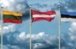 Латвия, Эстония и Литва высылают российских дипломатов