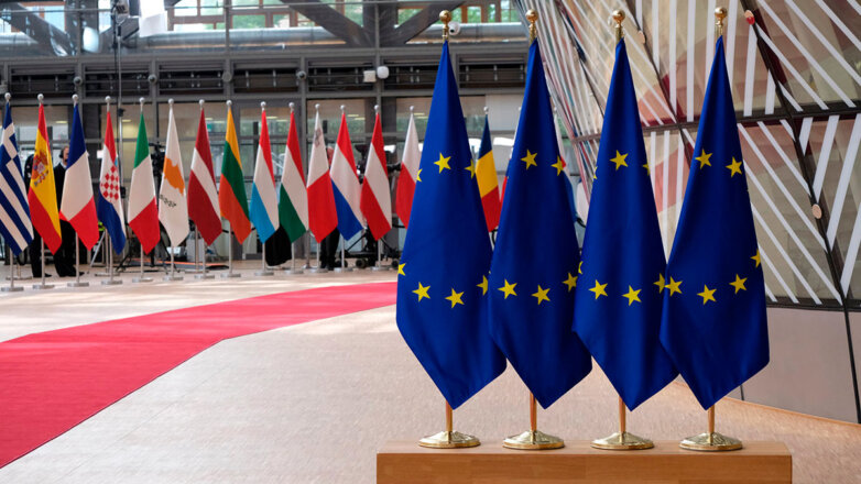Совет ЕС окончательно утвердил приостановку упрощенного визового режима с Россией