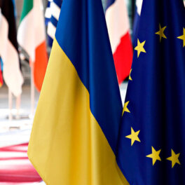 ЕС и Украина ввели режим экстренных консультаций на случай "будущей агрессии"
