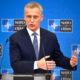 Столтенберг считает, что поддержка Украины не делает НАТО стороной конфликта
