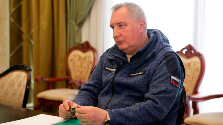 Рогозин опроверг информацию о потере контроля над российскими спутниками