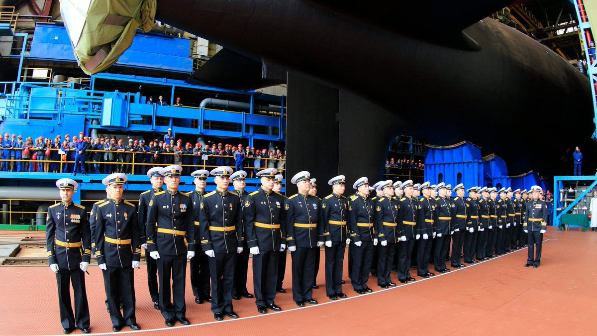 Спуск на воду атомной подводной лодки "Красноярск"