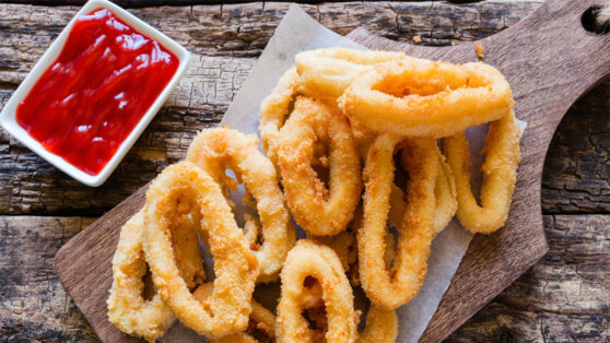 30 минут на кухне: как просто приготовить кальмаров в кляре