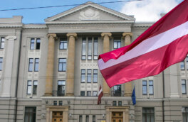 Латвия запретила въезд Михалкову, Машкову и еще 23 российским артистам