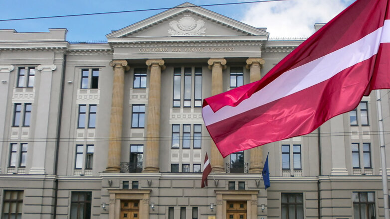 Латвия запретила въезд Михалкову, Машкову и еще 23 российским артистам