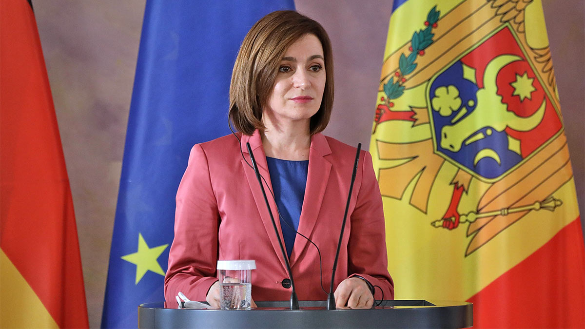 Санду не исключила отказ Молдавии от нейтралитета ради вступления в военный альянс