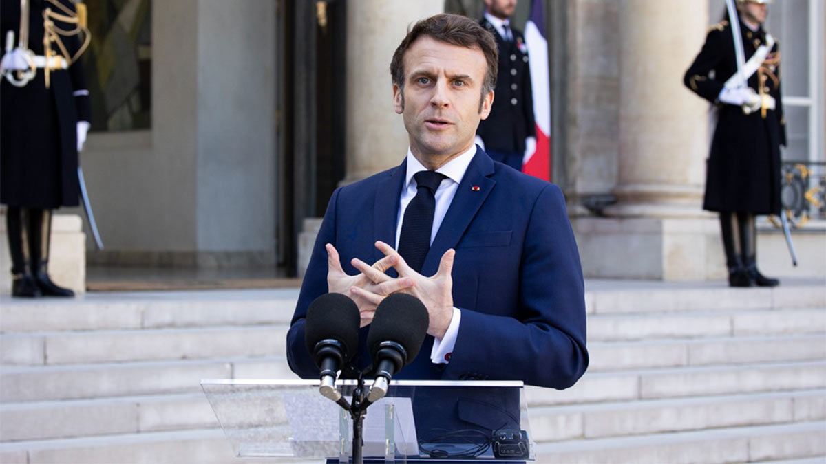 Президент Франции Макрон назвал украинских беженцев крупнейшим вызовом для Европы