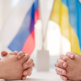 Турция обсуждает с Россией и Украиной новый раунд переговоров