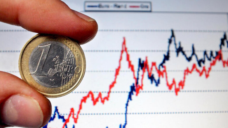 Евро на Московской бирже опустился ниже 100 рублей