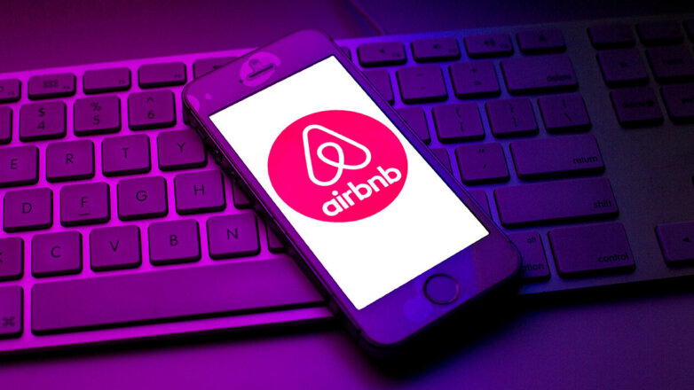 Сервис Airbnb приостановил работу в России и Белоруссии