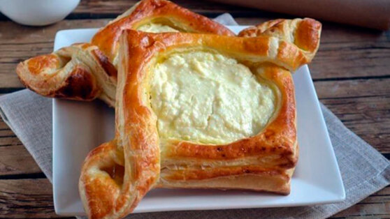 30 минут на кухне: ватрушки из слоеного теста