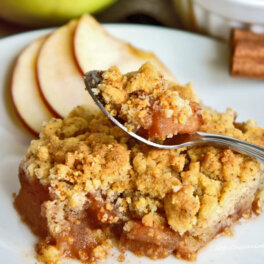 30 минут на кухне: классический яблочный крамбл