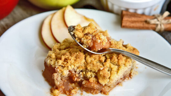 30 минут на кухне: классический яблочный крамбл