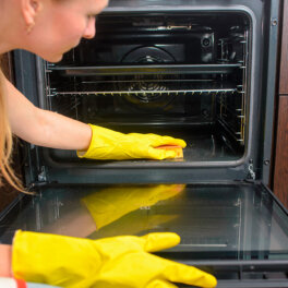Как легко отмыть духовку от жира и нагара: 2 простых, но эффективных средства