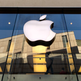 Суд оштрафовал Apple за повторный отказ локализовать данные россиян