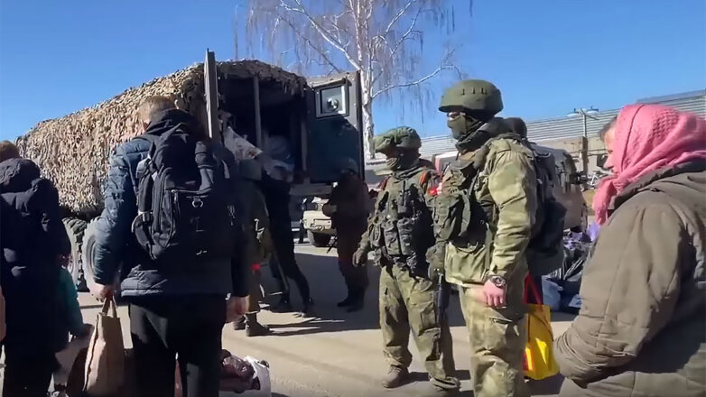 Российские военные доставили 80 тонн гуманитарной помощи в Харьковскую область