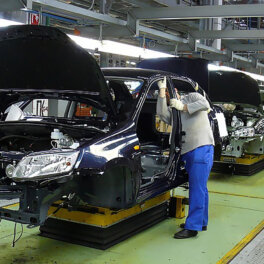 АвтоВАЗ перейдет на 4-дневную рабочую неделю из-за дефицита компонентов