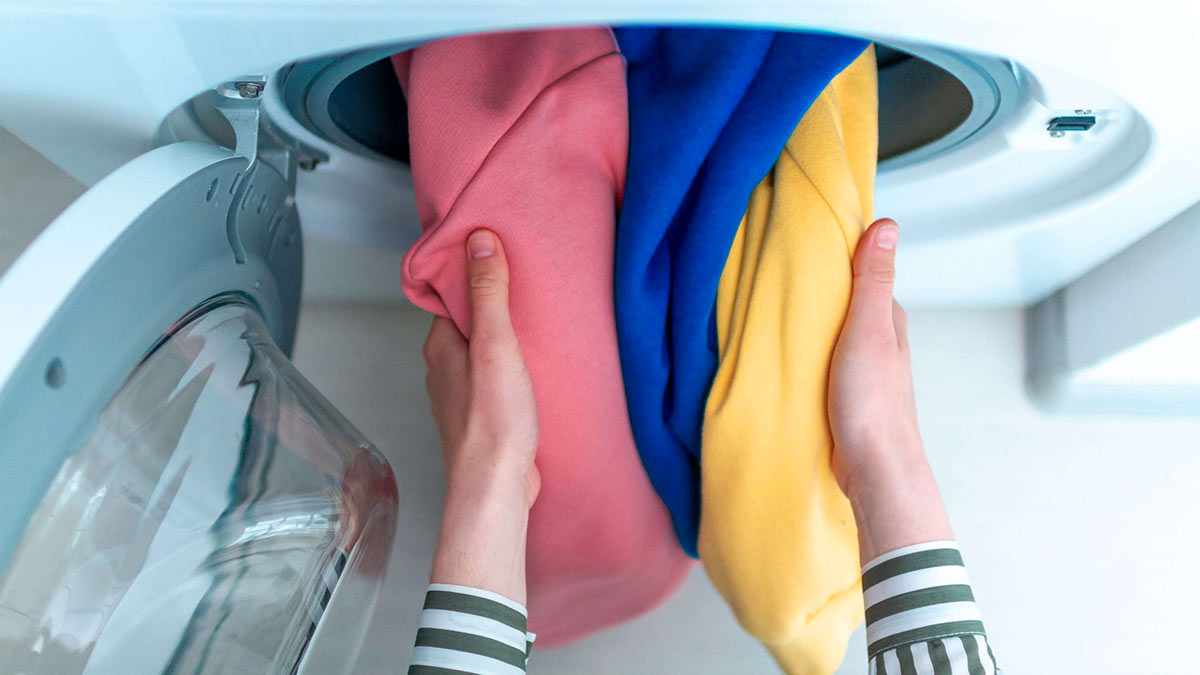 Восстановить цвет одежды после стирки