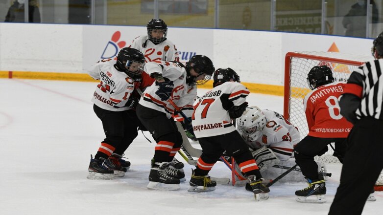 В Свердловской области начался детский хоккейный турнир