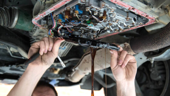 Когда нужно менять масло в АКПП: советы водителям