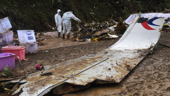В Китае признали погибшими всех пассажиров и членов экипажа разбившегося Boeing