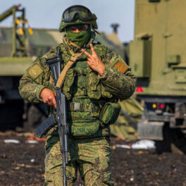 Путин заявил, что от российской армии зависит будущее страны