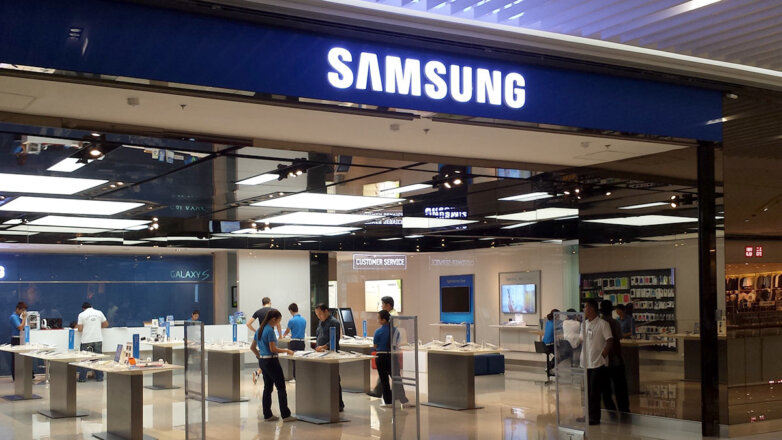 Источник: поставки товаров Samsung в Россию приостановили временно