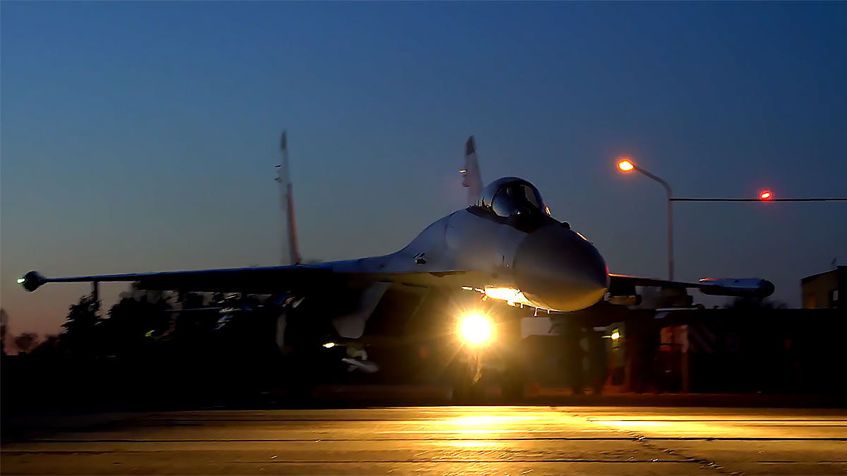 Ночные полеты Су-35